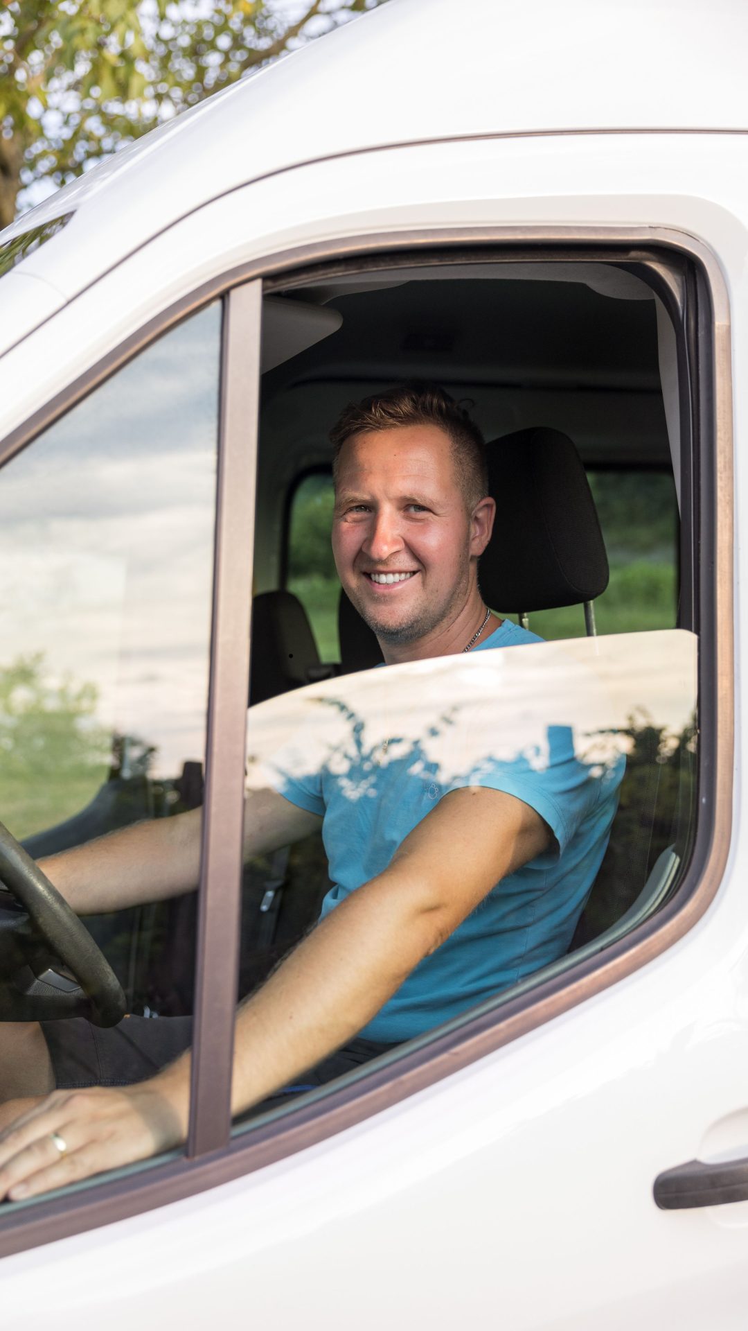 technician servicing fleet vehicle in Spring, tx